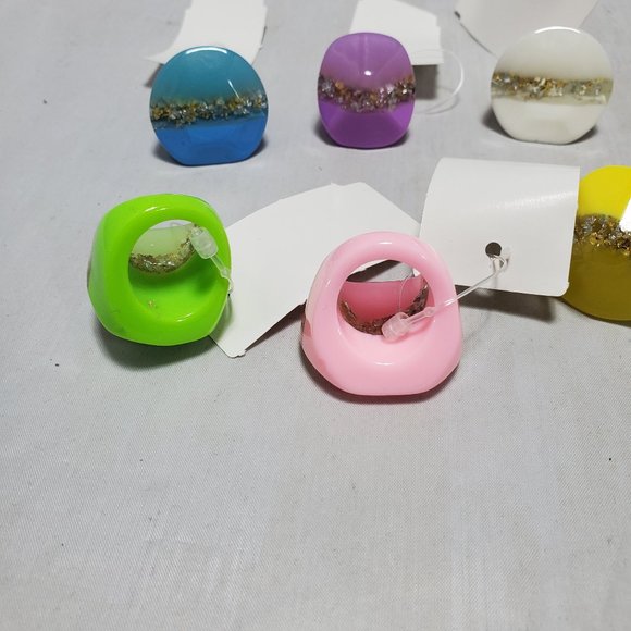 6PC assorted iridescent foil acrylic rings - Picture 2 of 6